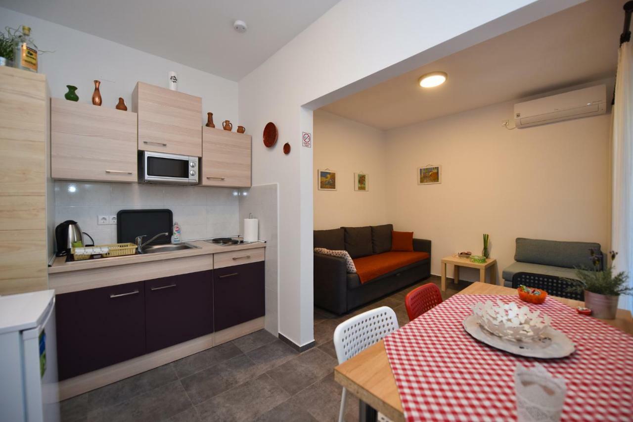 Apartments Enya Novalja Εξωτερικό φωτογραφία